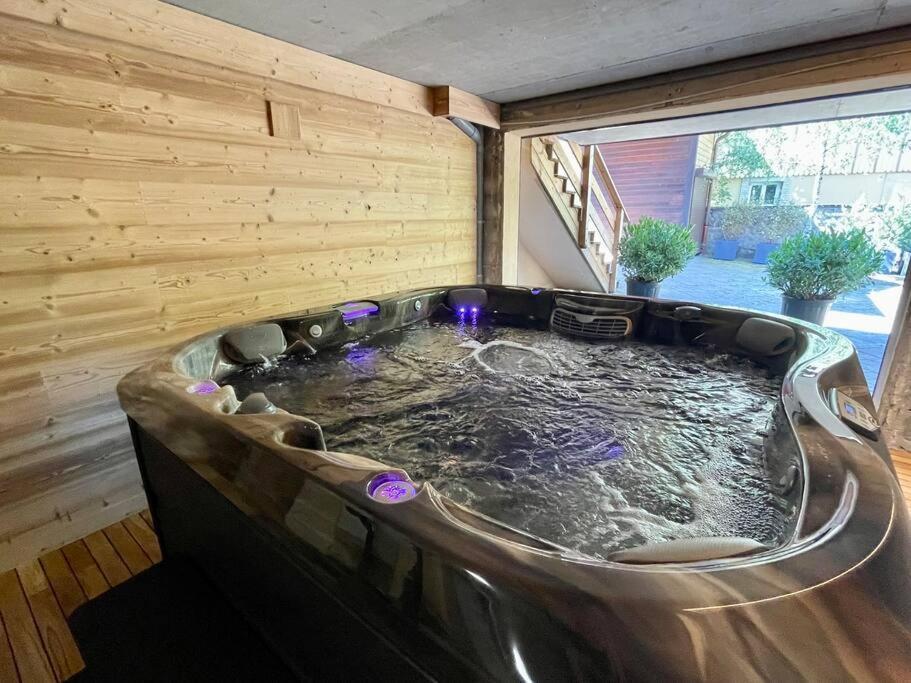 Chalet Kelly, Centre Ville / Jacuzzi / Sauna ジェラールメ エクステリア 写真