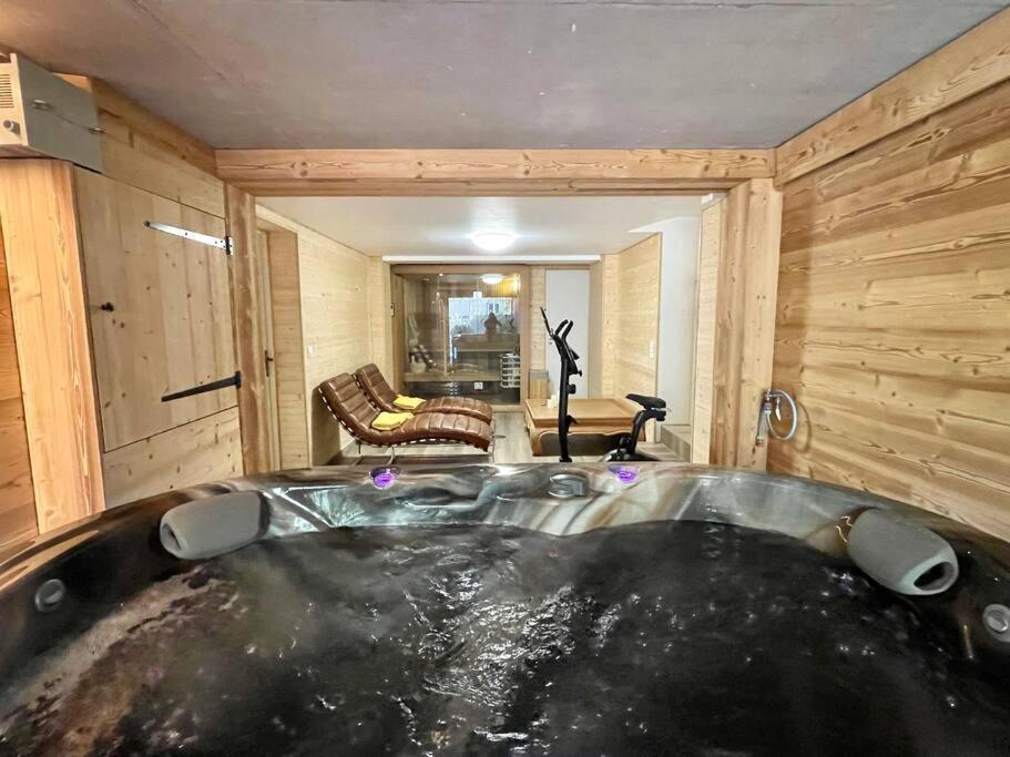 Chalet Kelly, Centre Ville / Jacuzzi / Sauna ジェラールメ エクステリア 写真