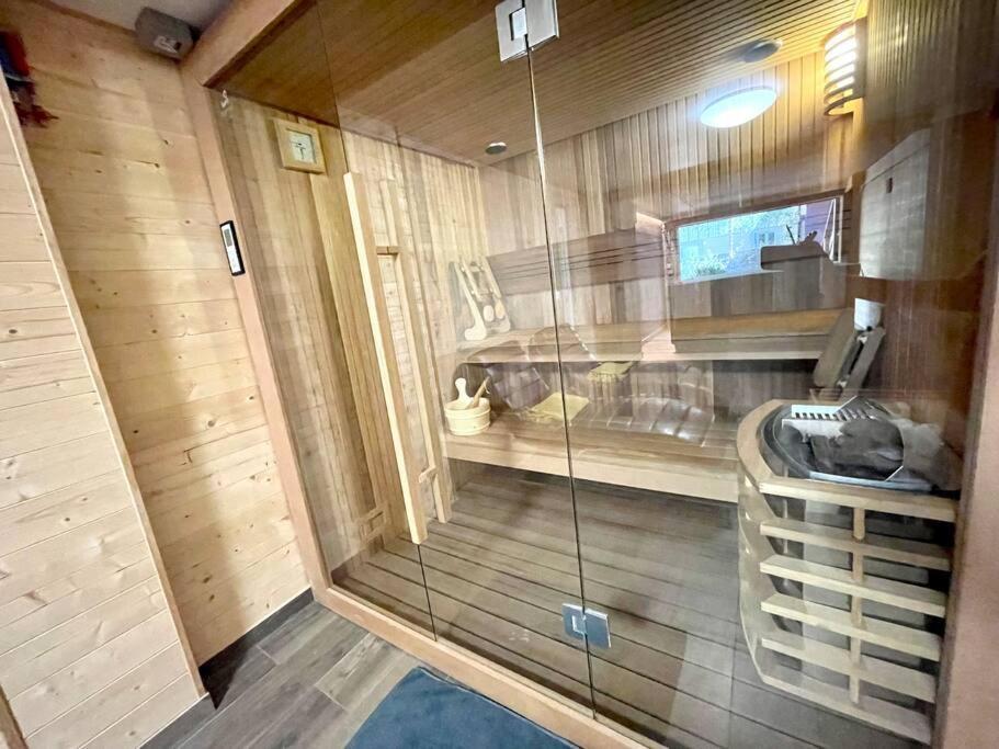 Chalet Kelly, Centre Ville / Jacuzzi / Sauna ジェラールメ エクステリア 写真
