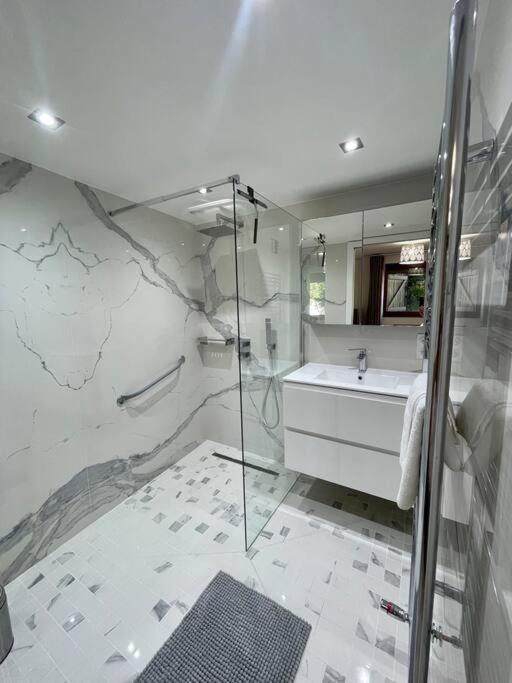 Chalet Kelly, Centre Ville / Jacuzzi / Sauna ジェラールメ エクステリア 写真